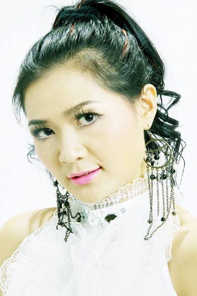 Triệu Trang lên xe hoa không phải vì tin đồn giới tính - 3 Triệu Trang lên xe hoa không phải vì tin đồn giới tính - 3