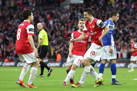 Thua phút cuối, Arsenal nối dài “cơn khát” danh hiệu - 3