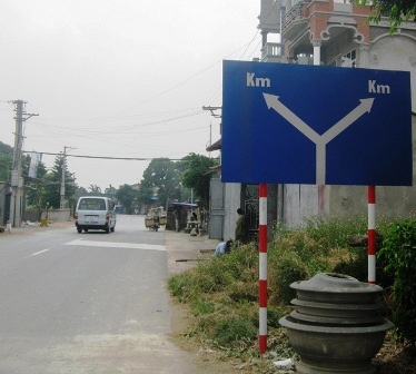 Những tấm biển chỉ dẫn kiểu “đánh đố” - 1