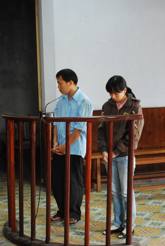 Nhân viên và kế toán phối hợp “ăn" hàng trăm ngàn lít xăng dầu - 1 Nhân viên và kế toán phối hợp “ăn" hàng trăm ngàn lít xăng dầu - 1