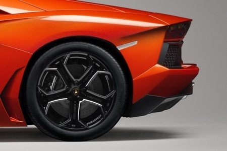 Cận cảnh siêu xe Lamborghini Aventador LP700-4  - 19