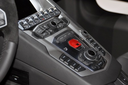 Cận cảnh siêu xe Lamborghini Aventador LP700-4 - 29 Cận cảnh siêu xe Lamborghini Aventador LP700-4 - 29