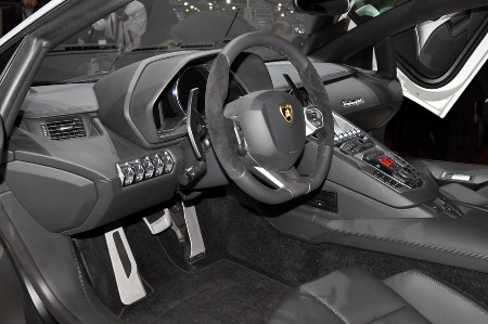 Cận cảnh siêu xe Lamborghini Aventador LP700-4 - 28 Cận cảnh siêu xe Lamborghini Aventador LP700-4 - 28