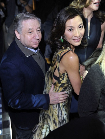 Dương Tử Quỳnh tình tứ bên “bồ già” tại show thời trang - 8 Dương Tử Quỳnh tình tứ bên “bồ già” tại show thời trang - 8