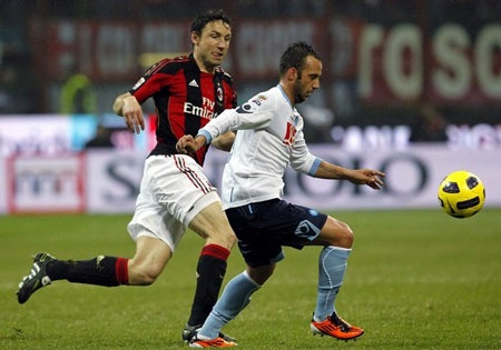 AC Milan “đá bay” kẻ bám đuổi Napoli - 1 AC Milan “đá bay” kẻ bám đuổi Napoli - 1