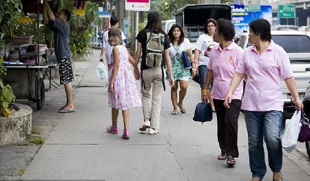 Bé gái 11 tuổi mắc chứng rậm lông  - 5