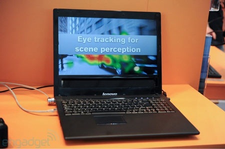 Laptop điều khiển bằng mắt đầu tiên trình làng tại CeBIT - 2 Laptop điều khiển bằng mắt đầu tiên trình làng tại CeBIT - 2