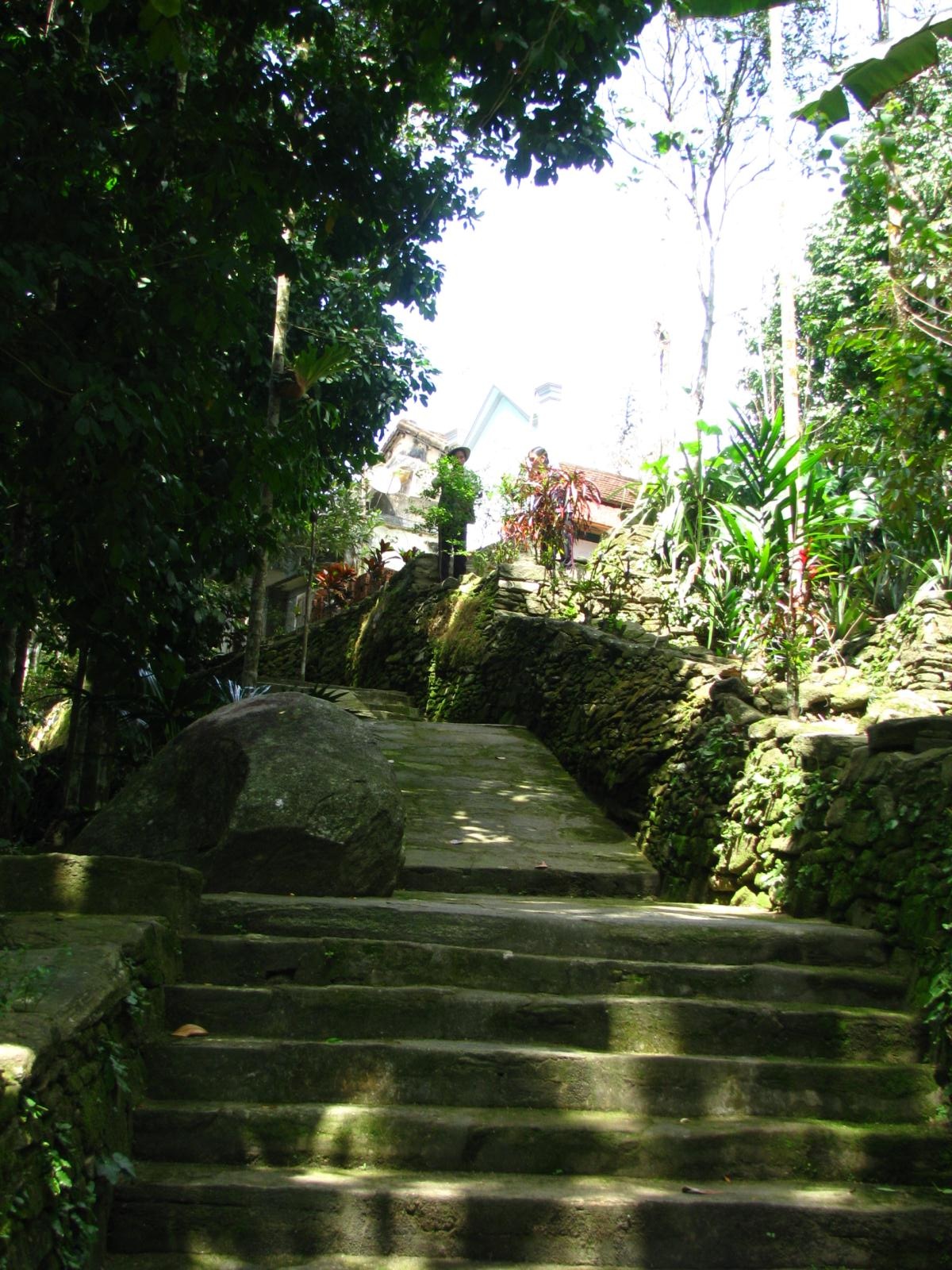 Đẹp mê hồn ngõ đá vào làng cổ Lộc Yên - 3