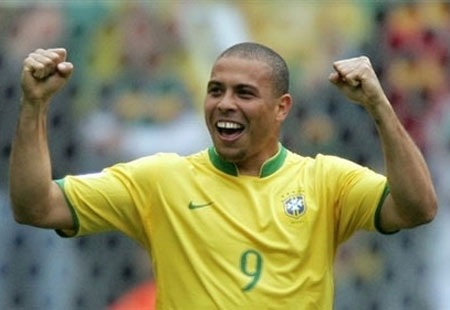 Brazil sẽ tổ chức trận đấu chia tay Ronaldo - 1