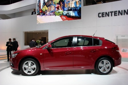 Ngắm Cruze Hatchback tại Geneva 2011  - 5