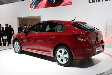 Ngắm Cruze Hatchback tại Geneva 2011  - 6