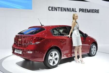 Ngắm Cruze Hatchback tại Geneva 2011  - 12