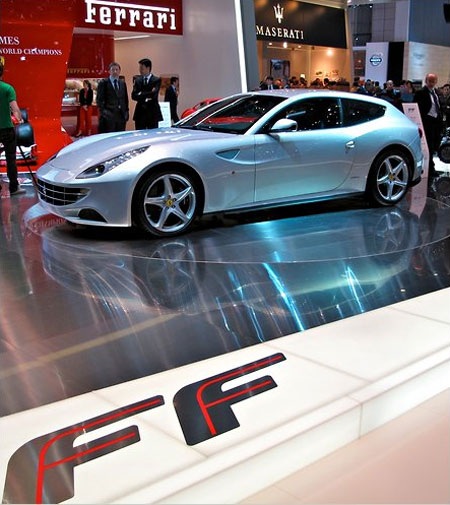 Ferrari FF có giá dưới 400.000 USD - 1