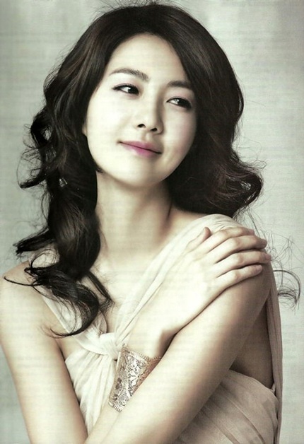 “Nữ hoàng” Lee Yo Won khoe vẻ quyến rũ - 6 “Nữ hoàng” Lee Yo Won khoe vẻ quyến rũ - 6