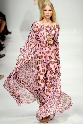 BST xuân hè 2011 của Blumarine - 13