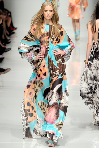 BST xuân hè 2011 của Blumarine - 17