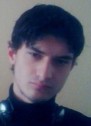 Chân dung kẻ bắn chết 2 binh sĩ Mỹ tại sân bay Đức  - 1