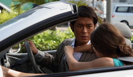 Cổ Thiên Lạc toát mồ hôi khi bị người đẹp “tấn công” - 10