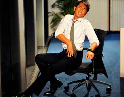 Cổ Thiên Lạc toát mồ hôi khi bị người đẹp “tấn công” - 11