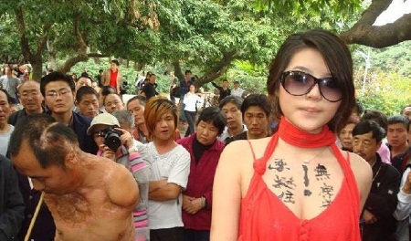 Viết câu đối trên người kiều nữ - 6