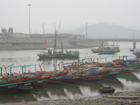 Xăng dầu tăng giá, ngư dân lao đao - 3