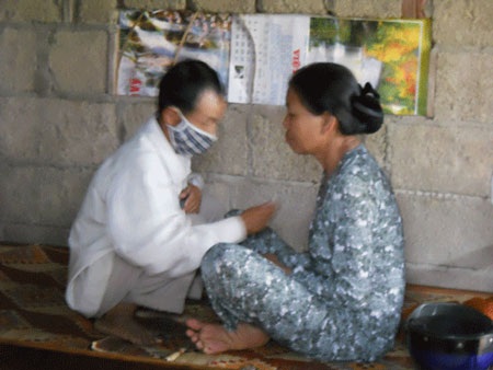 “Búa trời” chữa bách bệnh chỉ là trò lừa đảo - 1