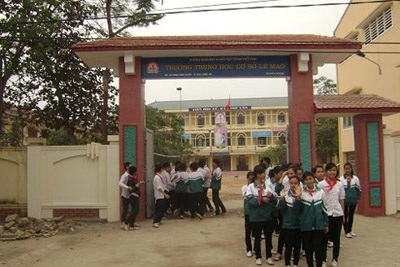 Học sinh lớp 7 bị bạn đánh tử vong - 1 Học sinh lớp 7 bị bạn đánh tử vong - 1