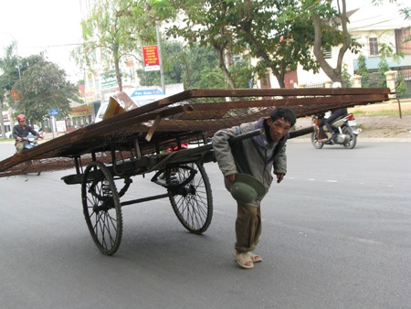 Giao thông “thời nặng nhọc” - 2