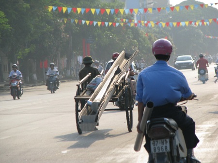 Giao thông “thời nặng nhọc” - 12
