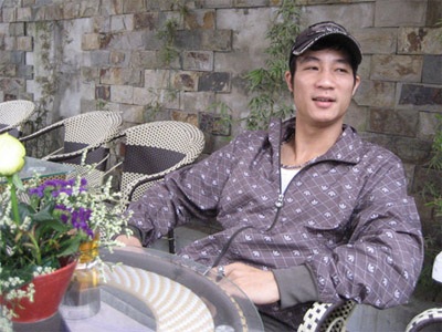 Quốc Vượng phủ nhận tin bị bạn gái đâm - 1 Quốc Vượng phủ nhận tin bị bạn gái đâm - 1