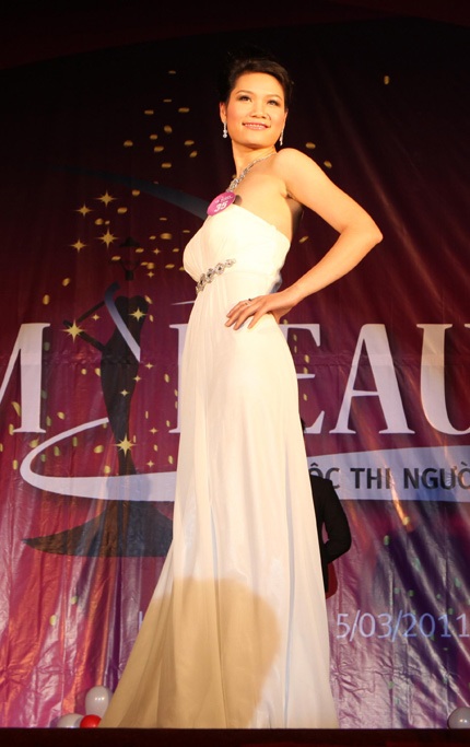 Người đẹp MB khoe sắc - 3