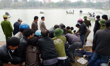 Đếm... kịch tính cuộc lai dắt cụ Rùa - 14