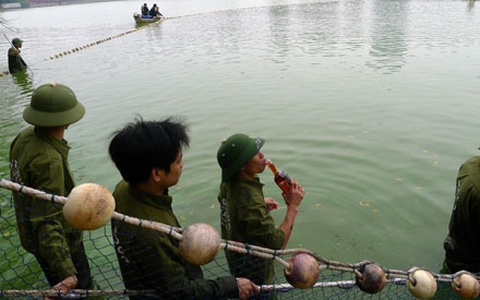 Đếm... kịch tính cuộc lai dắt cụ Rùa - 11