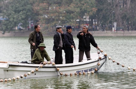 Đếm... kịch tính cuộc lai dắt cụ Rùa - 3