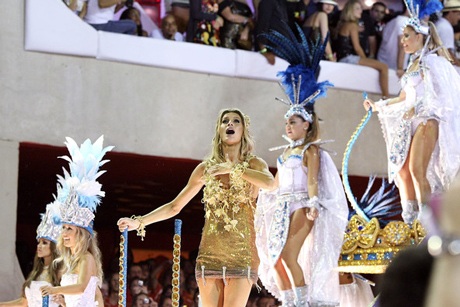Gisele Bundchen khoe chân tại lễ hội Carnival - 18 Gisele Bundchen khoe chân tại lễ hội Carnival - 18