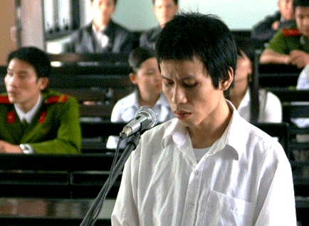 Cho đi nhờ xe rồi hiếp dâm bé gái 12 tuổi - 1 Cho đi nhờ xe rồi hiếp dâm bé gái 12 tuổi - 1