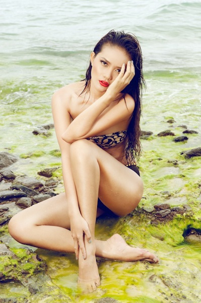 Phan Như Thảo "nóng" với áo tắm - 2 Phan Như Thảo "nóng" với áo tắm - 2