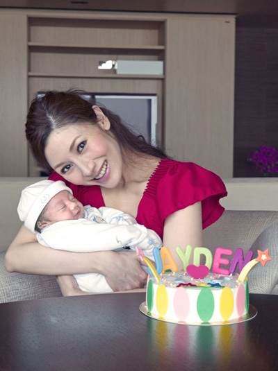 Lý Gia Hân: “Làm mẹ thật tuyệt” - 1