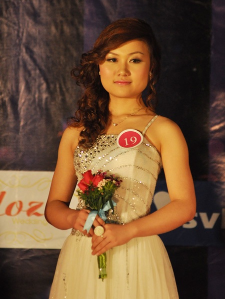 Nữ sinh khoa Nga đăng quang Hoa khôi ĐHNN - 8 Nữ sinh khoa Nga đăng quang Hoa khôi ĐHNN - 8