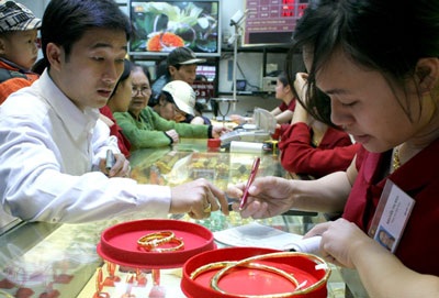 Thị trường vàng giao dịch trầm lắng - 1