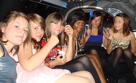 Sốc với bữa tiệc xa xỉ của nữ sinh cấp một - 3 Sốc với bữa tiệc xa xỉ của nữ sinh cấp một - 3