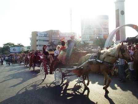 Tưng bừng lễ hội đường phố Buôn Ma Thuột - 3