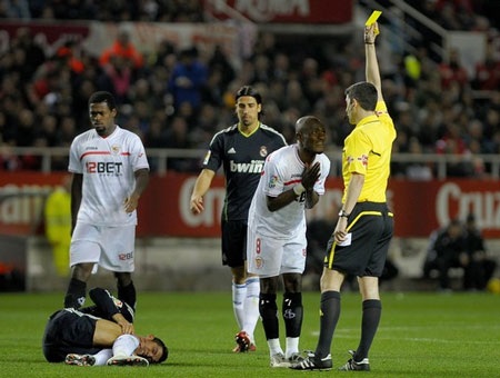 Sevilla - Barcelona: Thăng hoa ở “miền đất dữ”? - 3