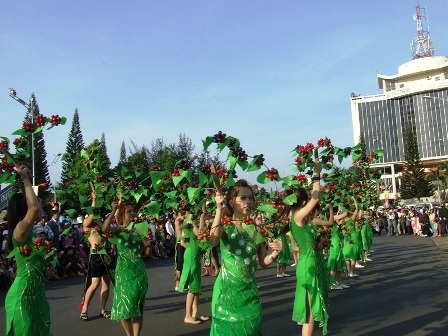 Tưng bừng lễ hội đường phố Buôn Ma Thuột - 2