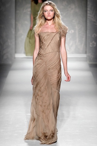 BST xuân hè 2011 của Alberta Ferretti - 26