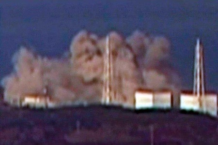 Nổ lớn tại nhà máy điện nguyên tử Nhật - 4