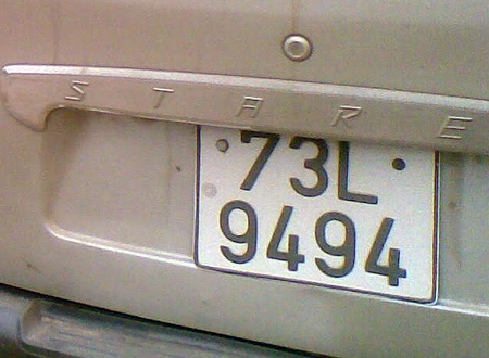 Hai xe ôtô gắn cùng biển 73L-9494 “sánh vai” nhau - 2 Hai xe ôtô gắn cùng biển 73L-9494 “sánh vai” nhau - 2