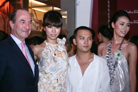 Váy xẻ quá táo bạo của Ngô Mỹ Uyên - 11