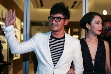 Vợ chồng Phạm Văn Phương đẹp đôi xuất hiện tại TPHCM - 9 Vợ chồng Phạm Văn Phương đẹp đôi xuất hiện tại TPHCM - 9