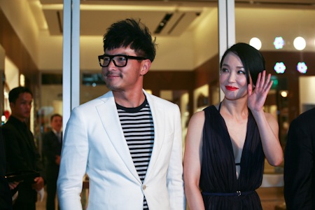 Vợ chồng Phạm Văn Phương đẹp đôi xuất hiện tại TPHCM - 11 Vợ chồng Phạm Văn Phương đẹp đôi xuất hiện tại TPHCM - 11